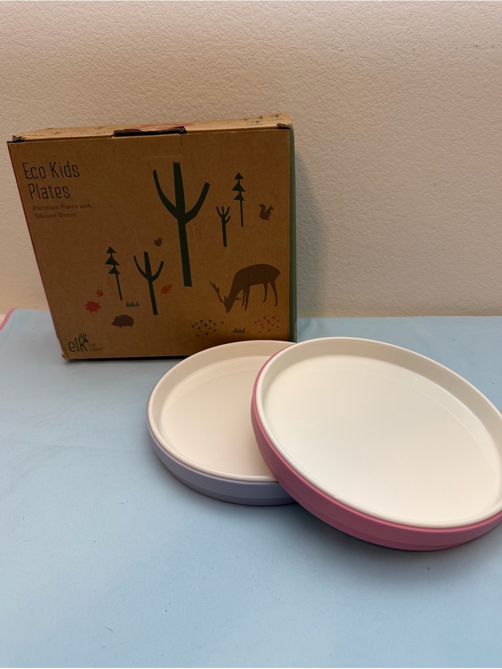 Elk and Friends Porcelain Plates Non-Divided with Silicone Sleeves 2 pack